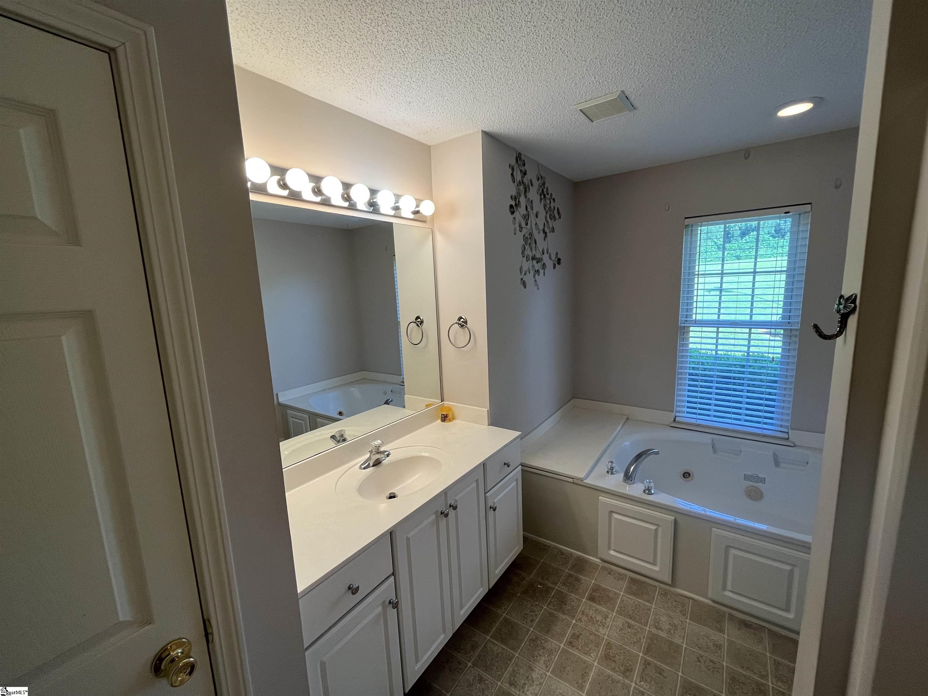 358 Hood Road Easley, SC 29640 - Photo 14 of 22