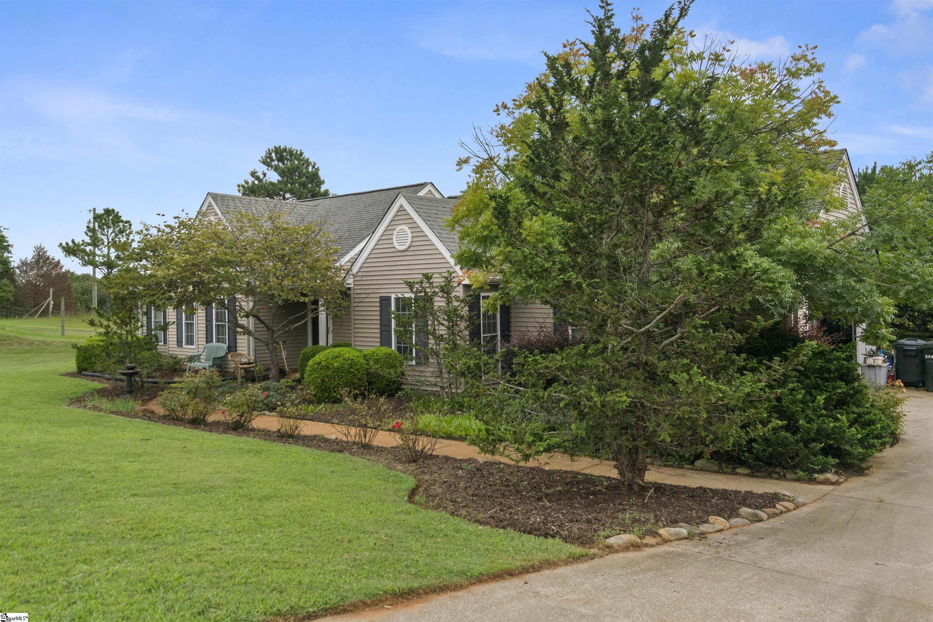 358 Hood Road Easley, SC 29640 - Photo 2 of 22