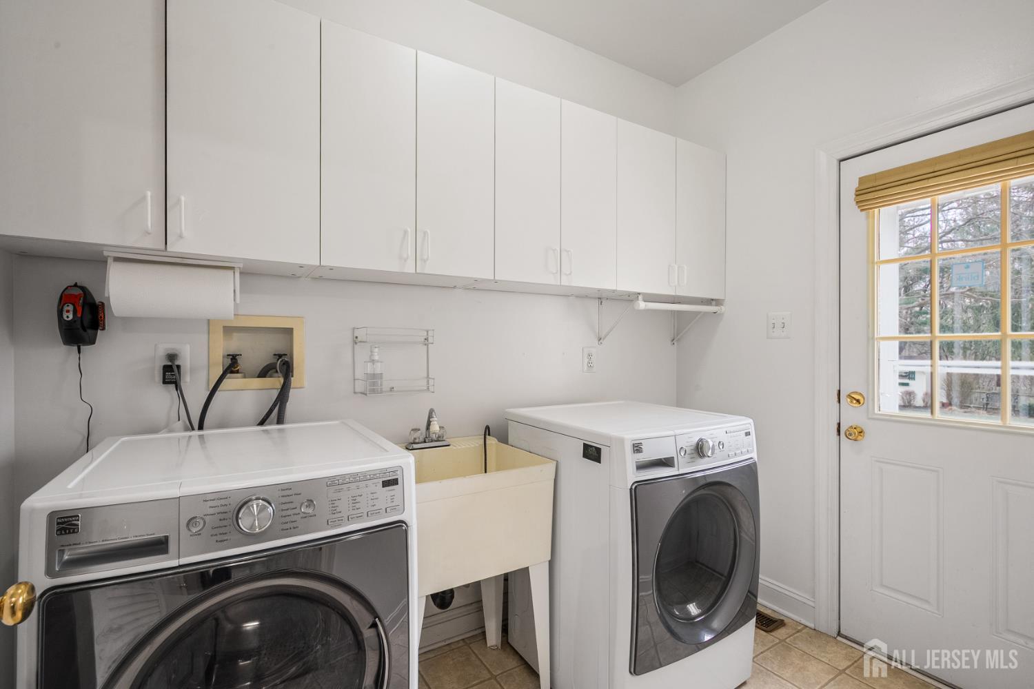 3 Milburne Lane Robbinsville, NJ 08691 - Photo 31 of 50 a utility room with dryer and washer