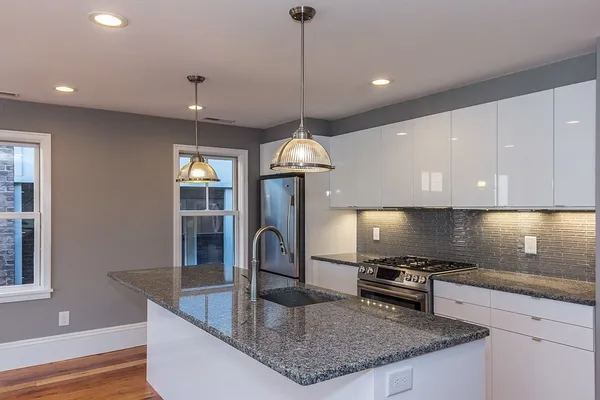 $6,250 | 150-152 Huron Avenue, Unit 152, Cambridge, MA 02138