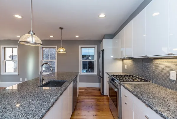 $6,250 | 150-152 Huron Avenue, Unit 152, Cambridge, MA 02138