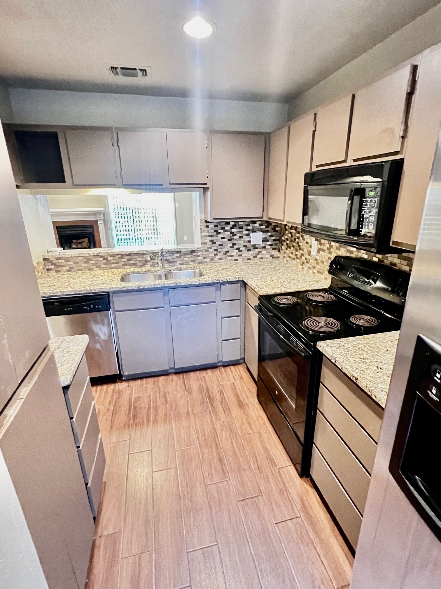 2018 West Rundberg Lane, Unit 20B Austin, TX 78758 - Photo 8 of 20