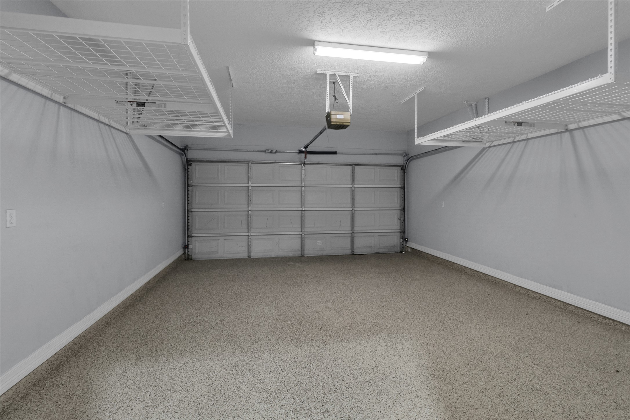341 West 23rd Street Houston, TX 77008 - Photo 25 of 26 a view of a garage