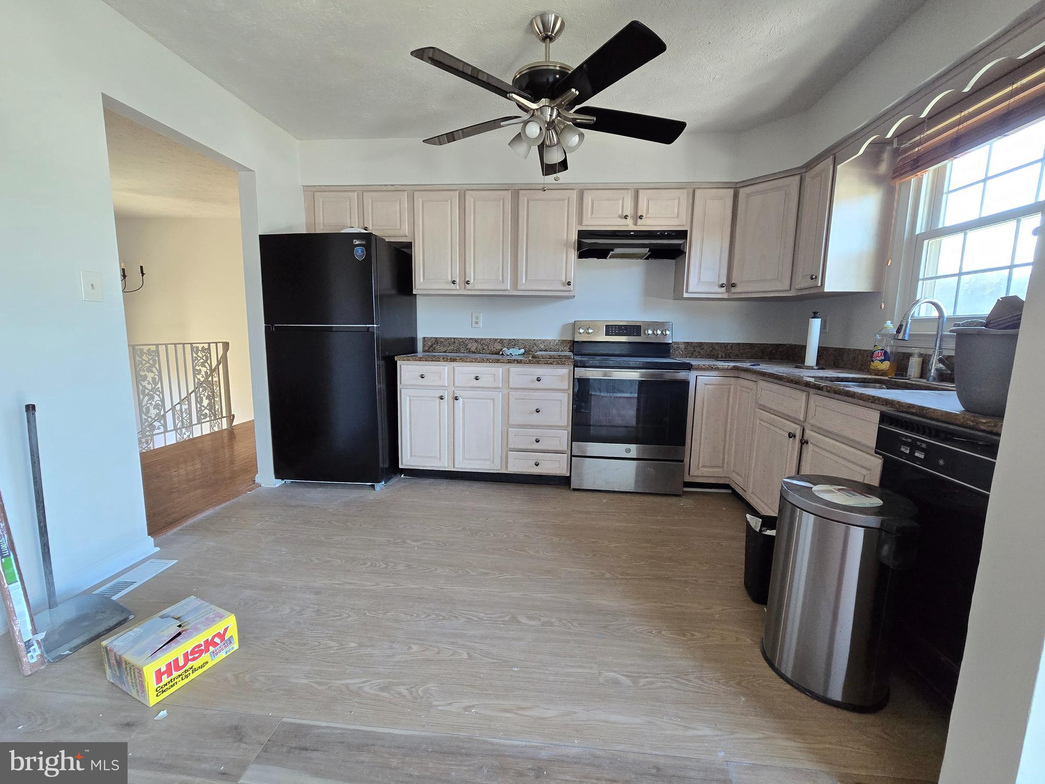8907 Chad Way Clinton, MD 20735 - Photo 7 of 48