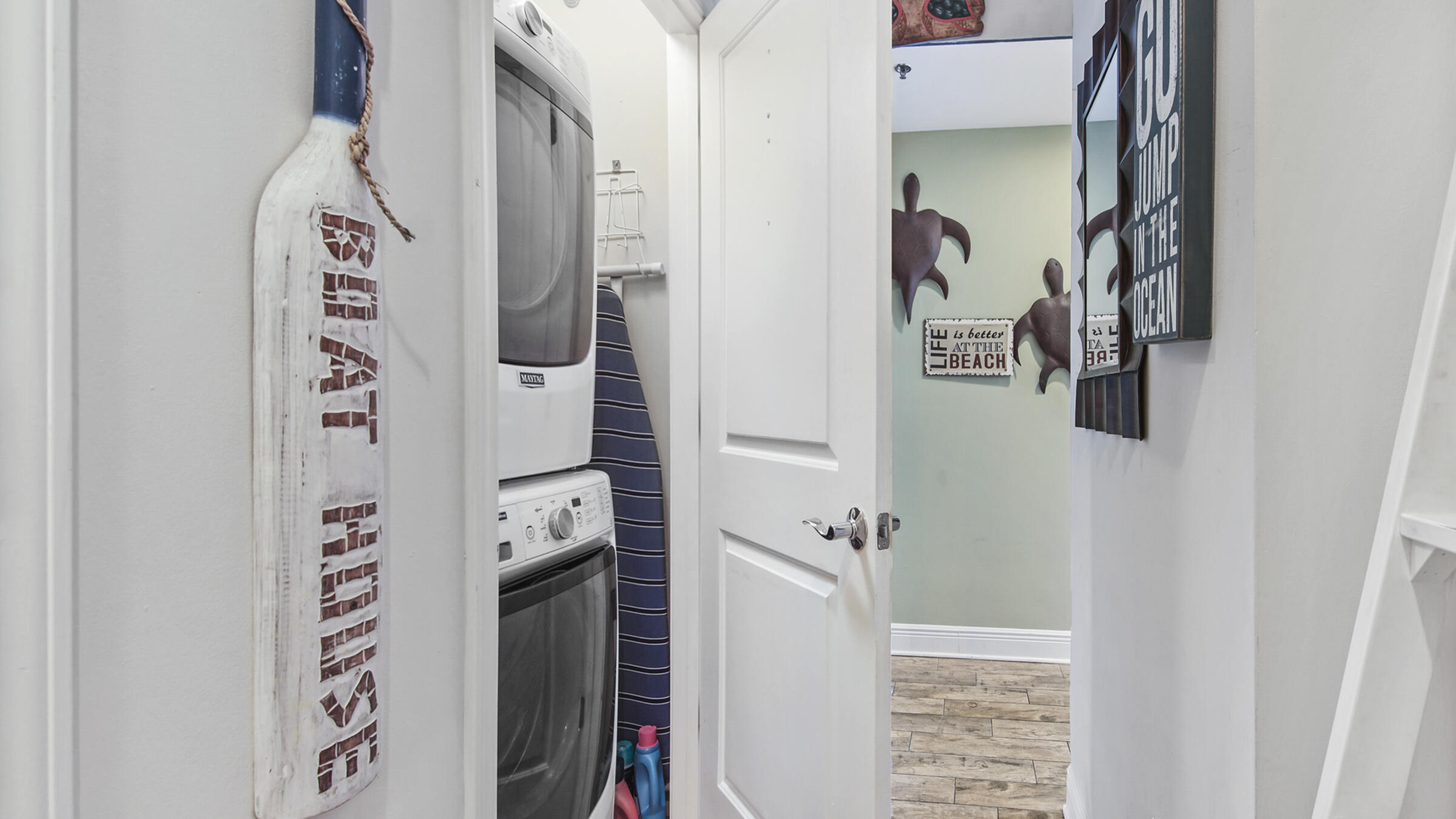 16701 Front Beach Road, Unit 1502 Panama City Beach, FL 32413 - Photo 26 of 33 walk in closet