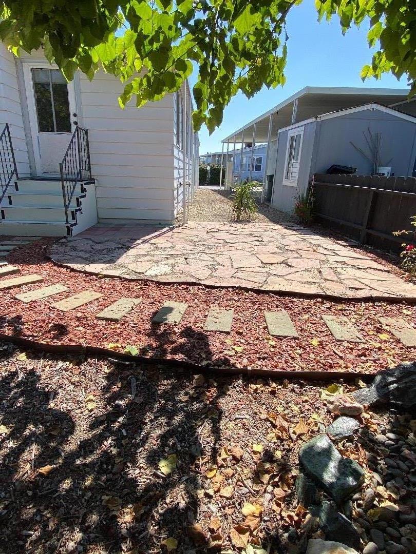 1220 Tasman Drive, Unit 159 Sunnyvale, CA 94089 - Photo 22 of 46 a backyard of a house