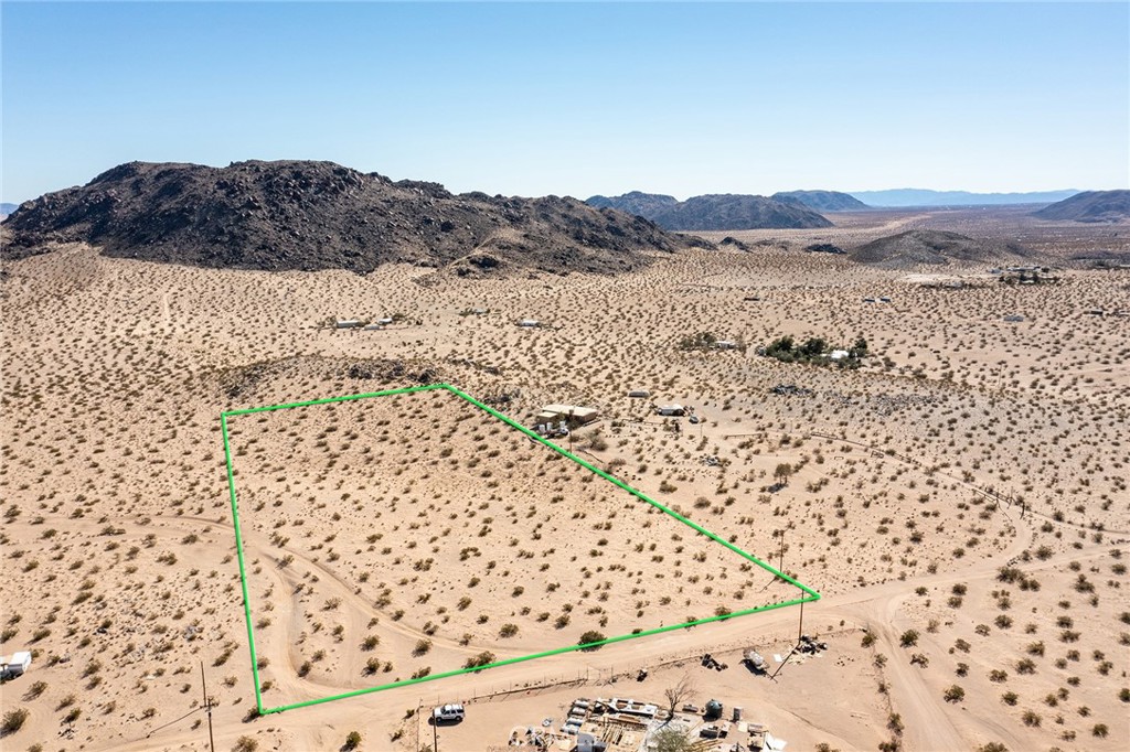 5900 Kickapoo Trail Landers, CA 92285 - Photo 4 of 14 a view of a large body of water and mountain view