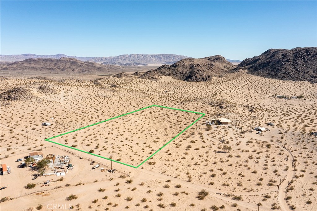 5900 Kickapoo Trail Landers, CA 92285 - Photo 7 of 14 a view of a large window