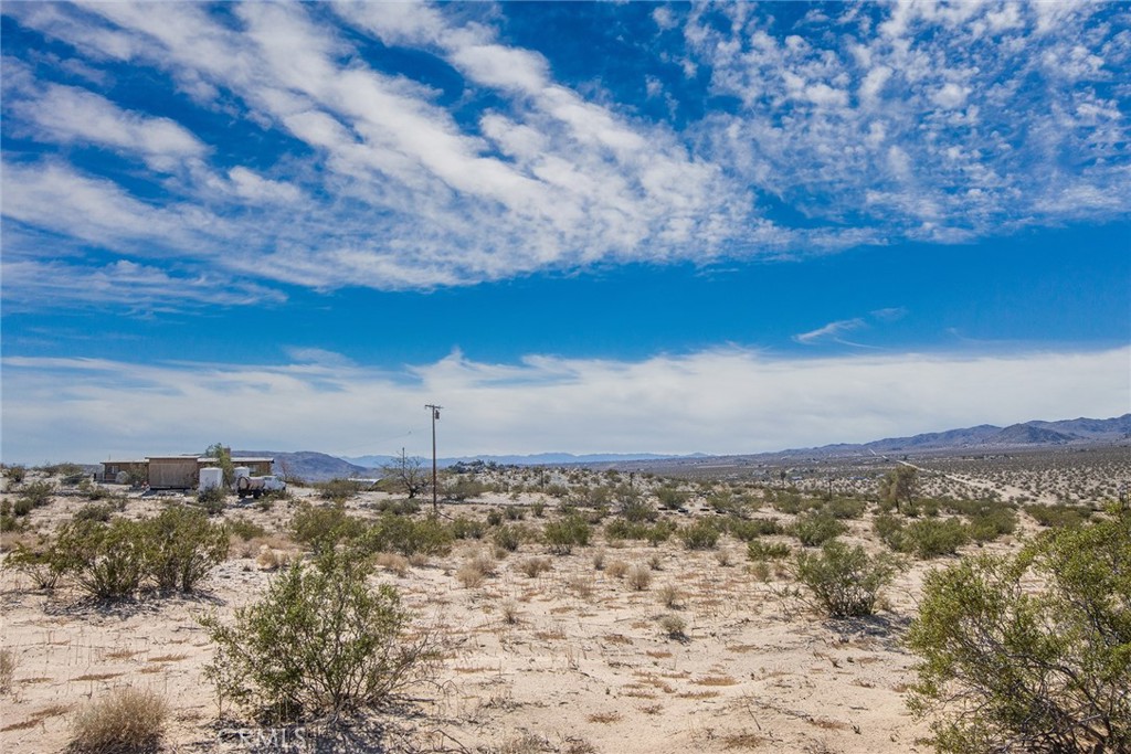 5900 Kickapoo Trail Landers, CA 92285 - Photo 8 of 14 a view of a sky