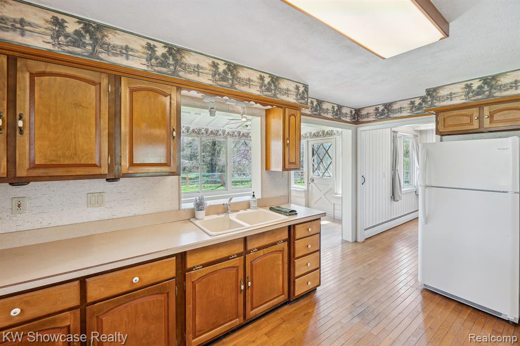 2050 Rowe Road Milford, MI 48380 - Photo 17 of 76