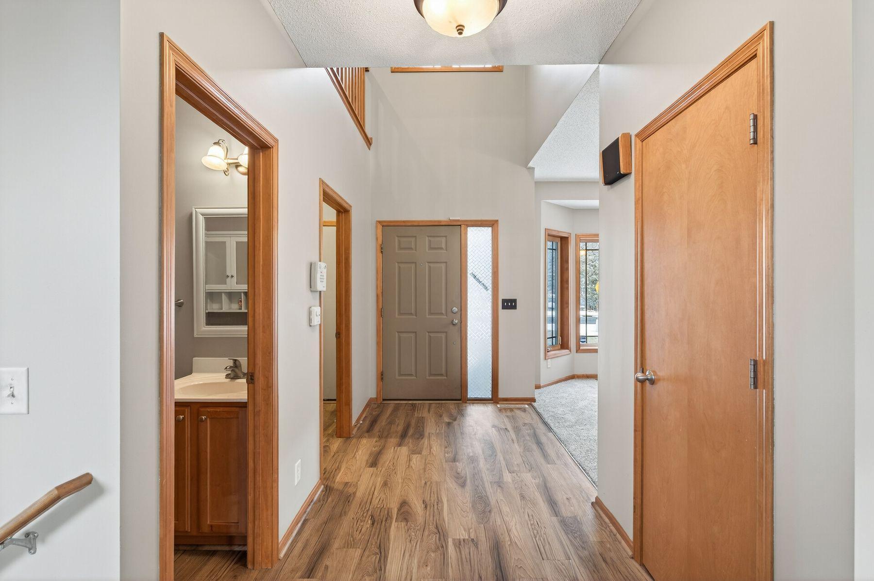 2542 Mathias Road Shakopee, MN 55379 - Photo 3 of 57