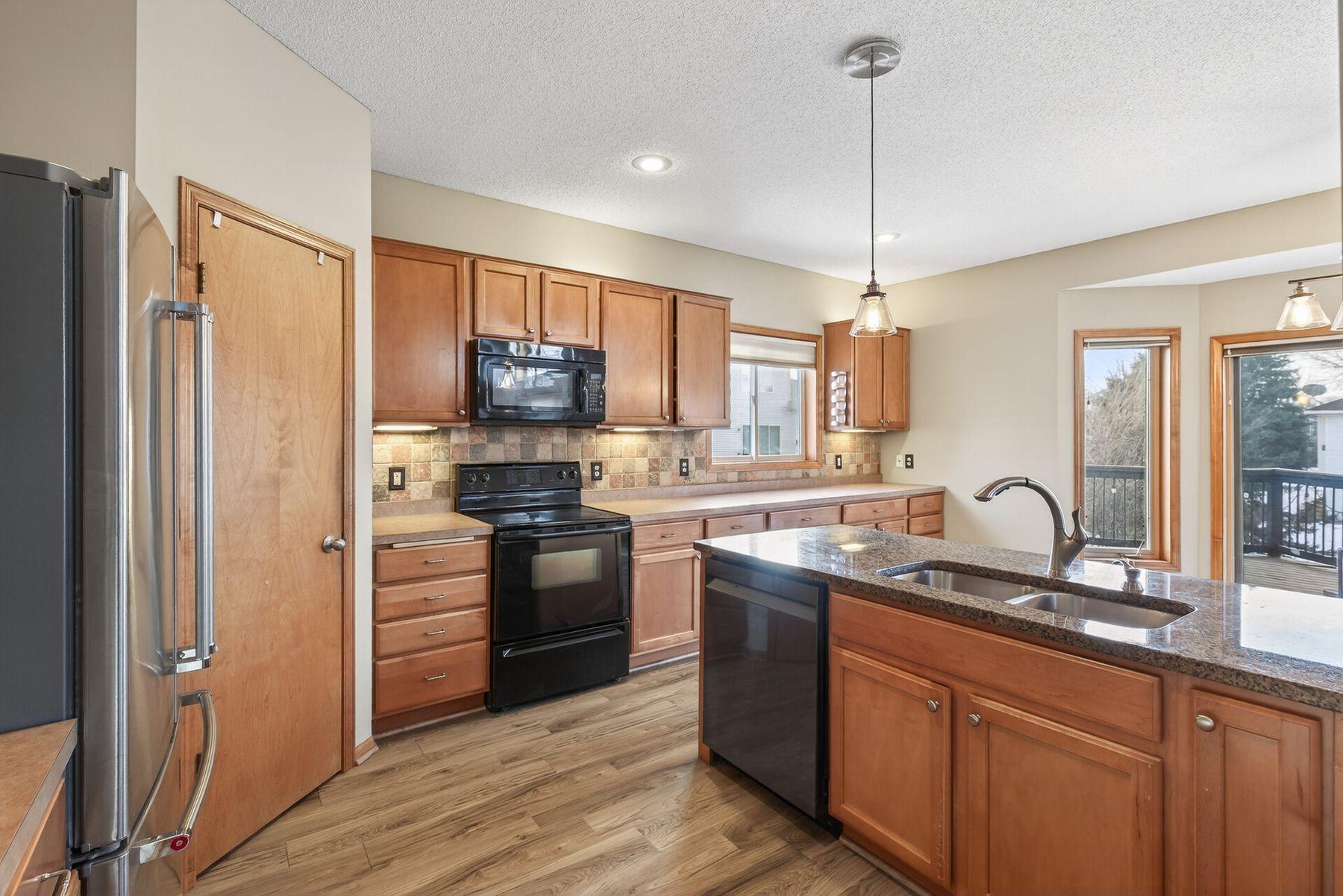 2542 Mathias Road Shakopee, MN 55379 - Photo 7 of 57