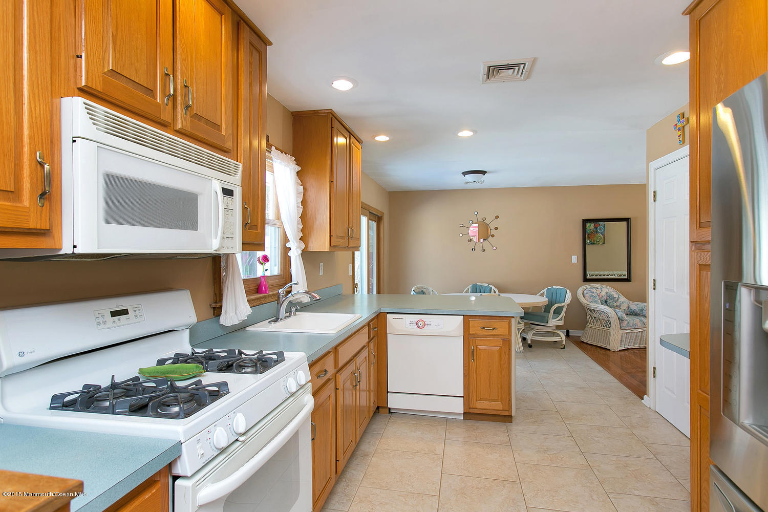 15 Lone Oak Road Middletown, NJ 07748 - Photo 11 of 33 15 Lone Oak Rd Middletown NJ-large-012-2