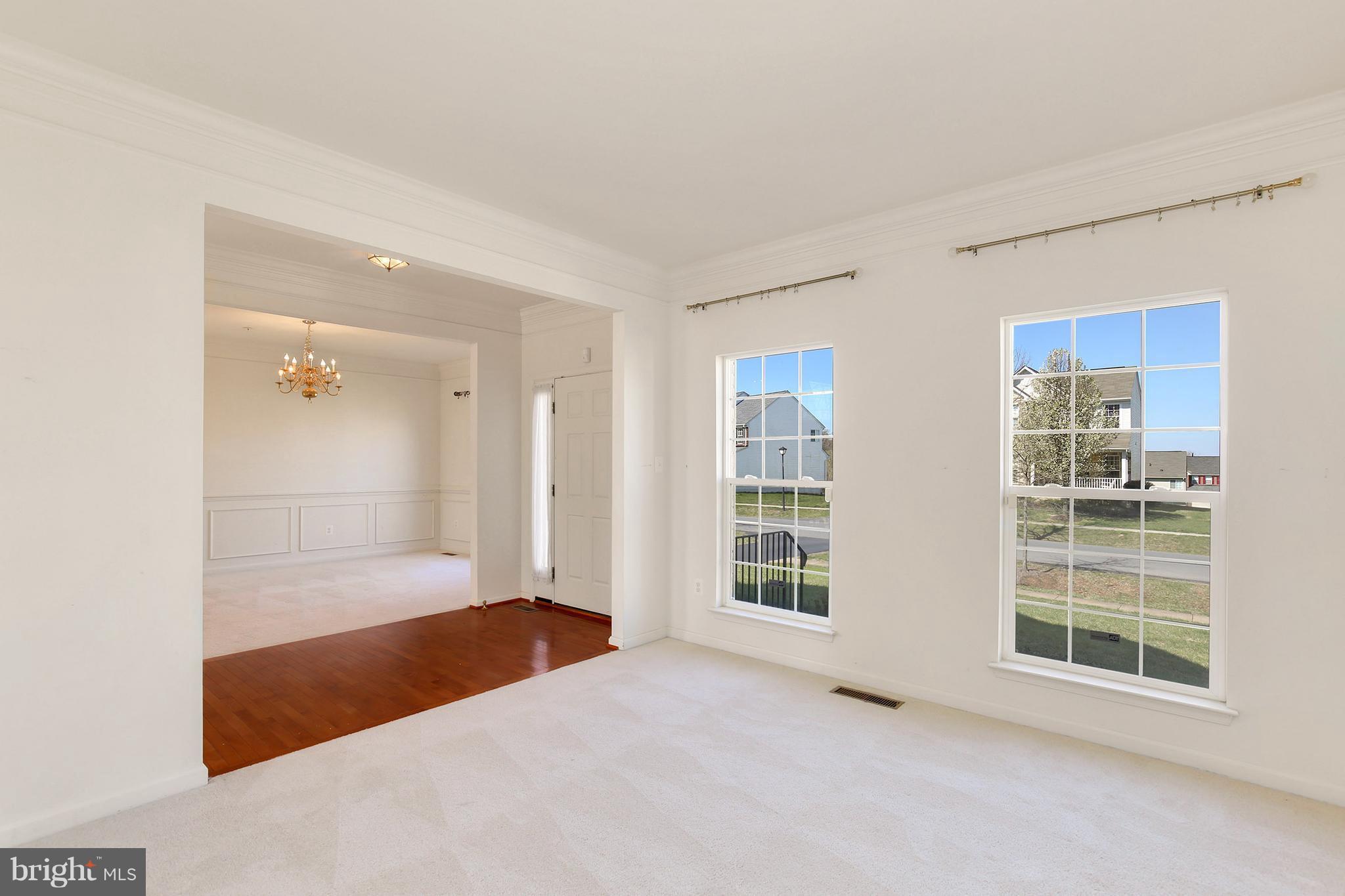 14627 Bubbling Spring Road Boyds, MD 20841 - Photo 11 of 30 Living Room
