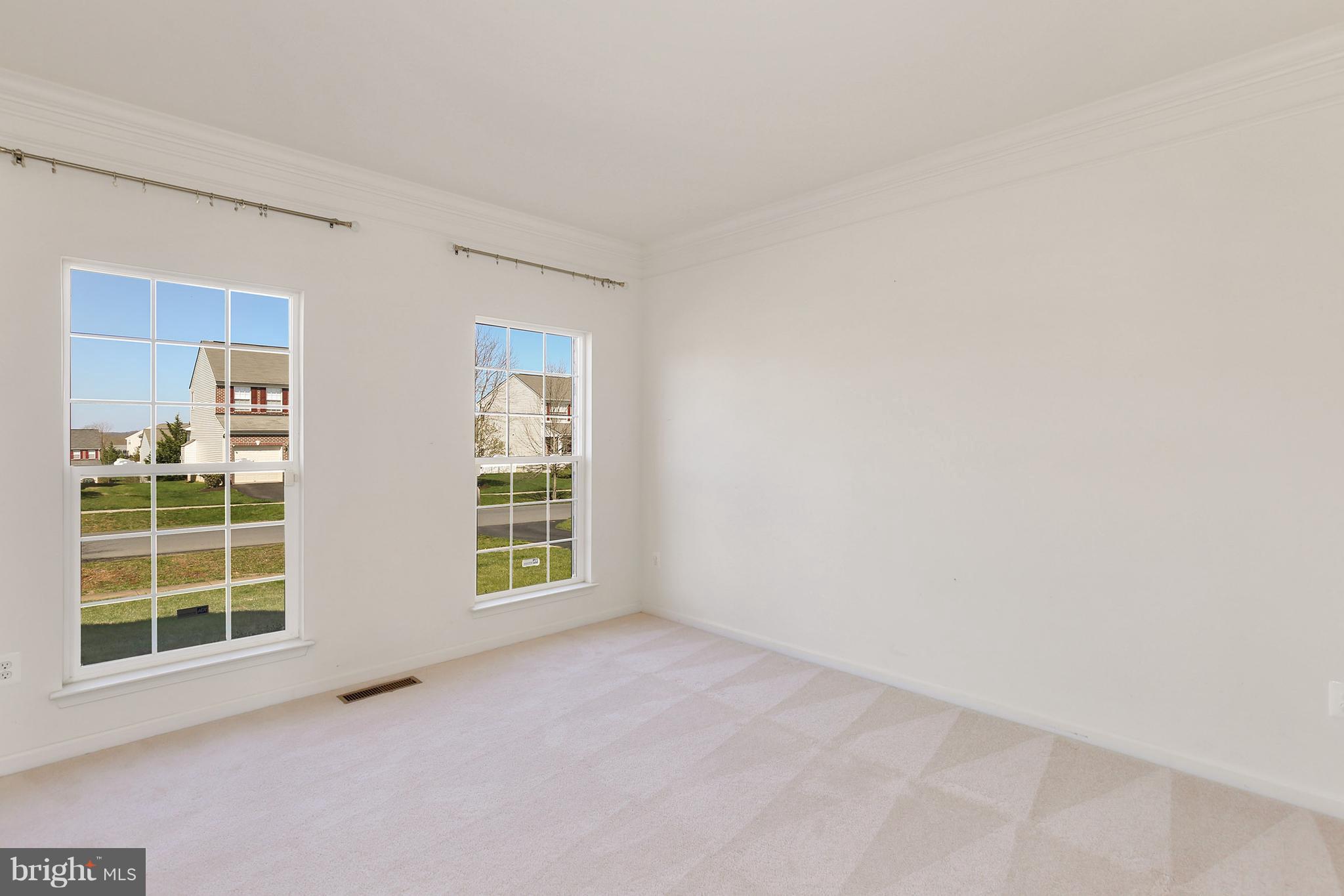 14627 Bubbling Spring Road Boyds, MD 20841 - Photo 10 of 30 Living Room