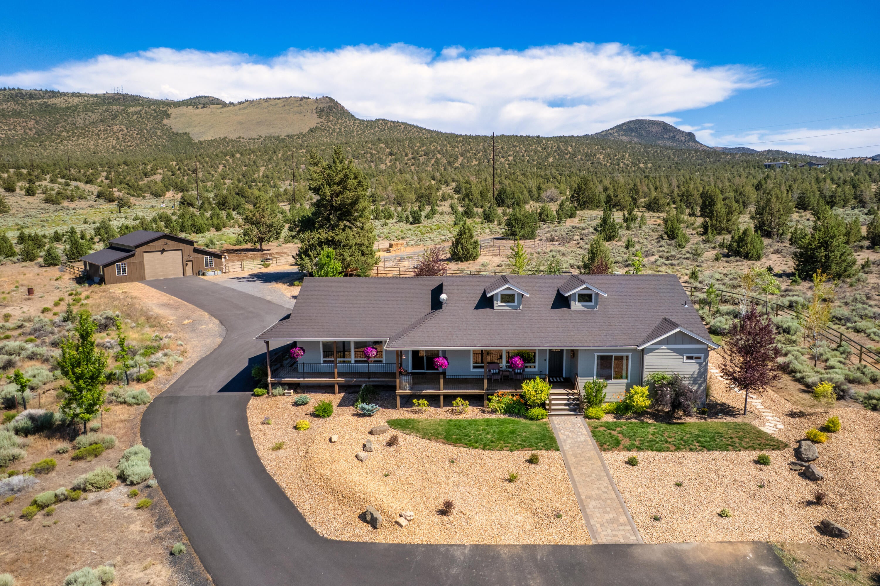 13604 Southwest Harrison Way Powell Butte, OR 97753 - Photo 5 of 59 Gallery Image 5