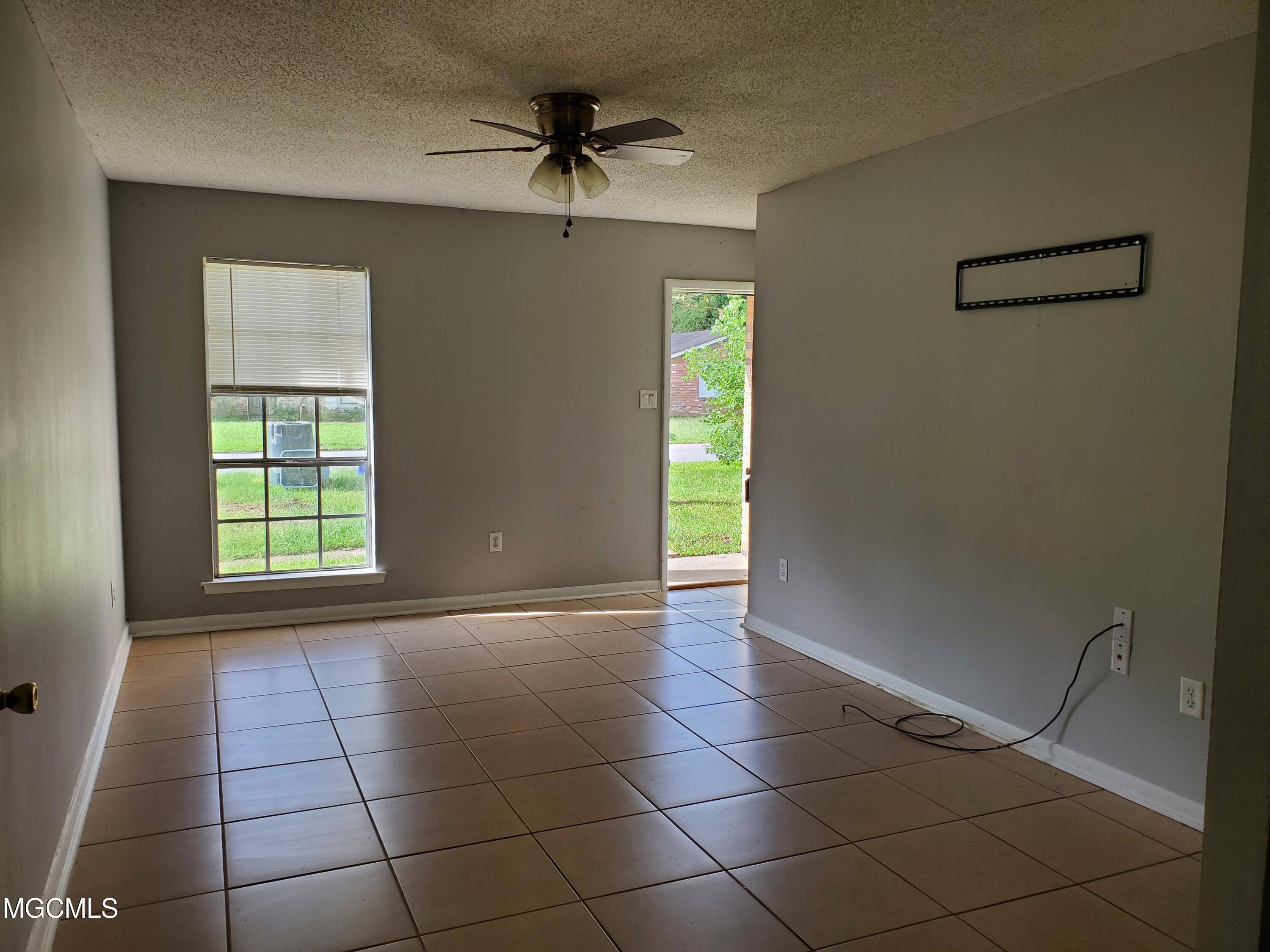 1608 Riverside Drive Gautier, MS 39553 - Photo 2 of 14 2
