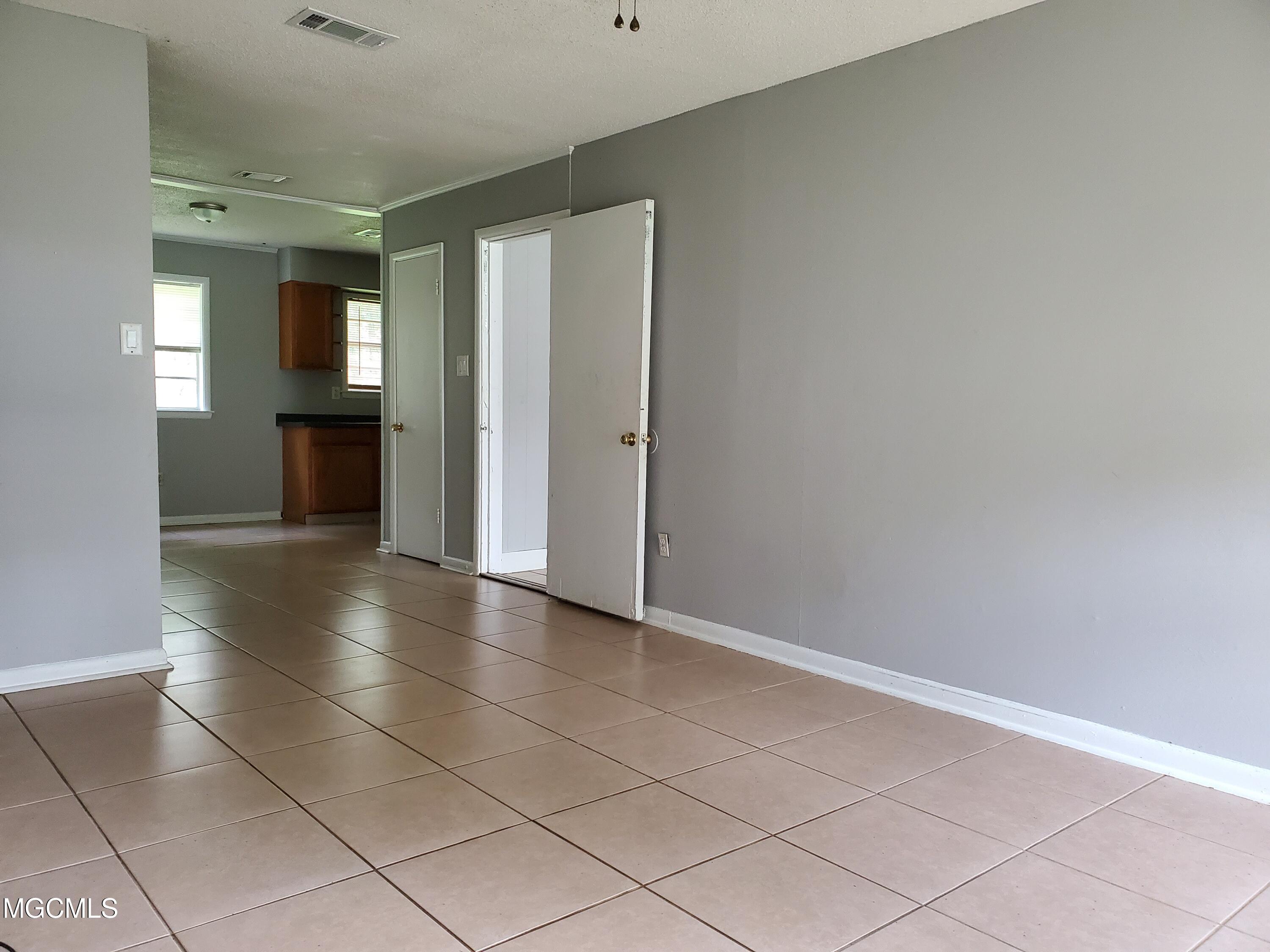 1608 Riverside Drive Gautier, MS 39553 - Photo 3 of 14 3