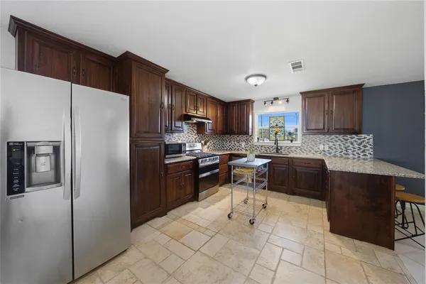 $344,500 | 845 Griffith Avenue, Terrell, TX 75160