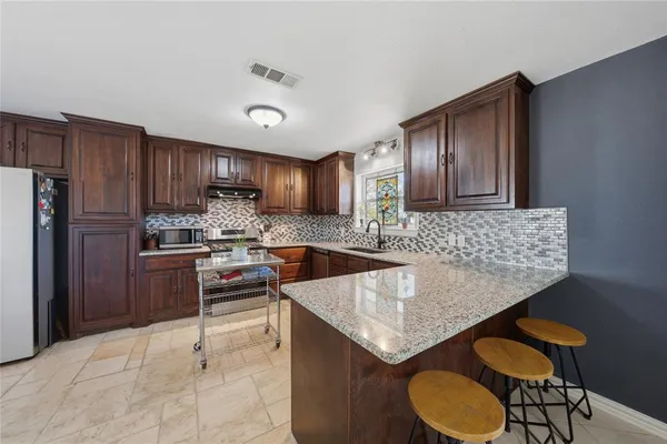 $344,500 | 845 Griffith Avenue, Terrell, TX 75160