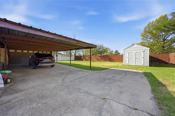 $344,500 | 845 Griffith Avenue, Terrell, TX 75160