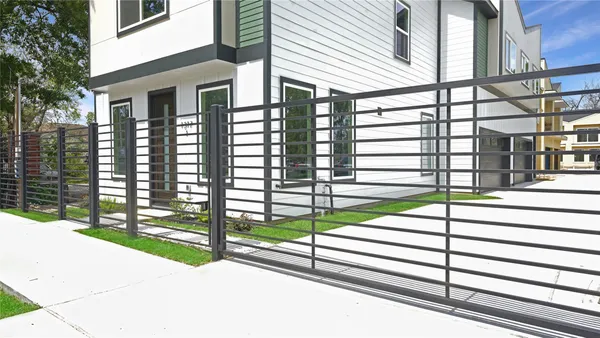 $2,275 | 1315 Knight Street, Unit 1, Houston, TX 77022