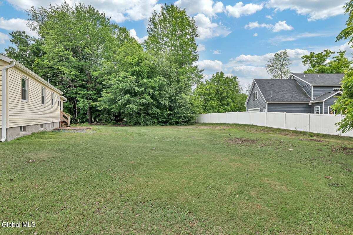 126 Guideboard Road Halfmoon, NY 12188 - Photo 28 of 36 P2011570
