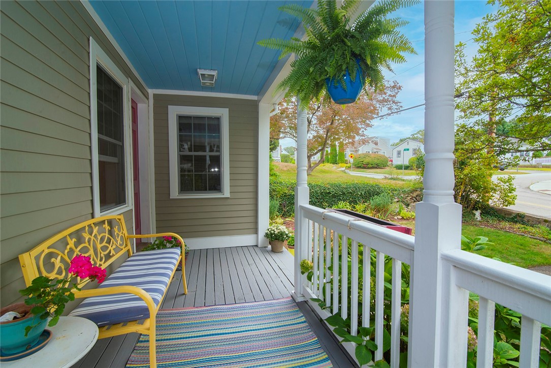 40 Cross Street Westerly, RI 02891 - Photo 3 of 14