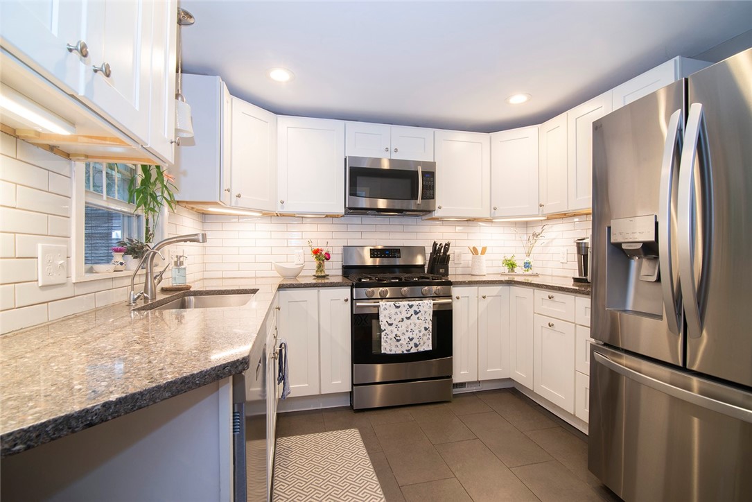 40 Cross Street Westerly, RI 02891 - Photo 6 of 14