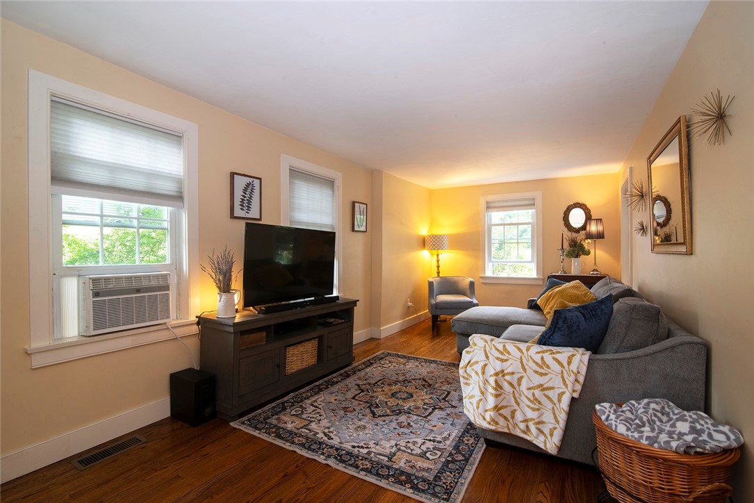 40 Cross Street Westerly, RI 02891 - Photo 7 of 14