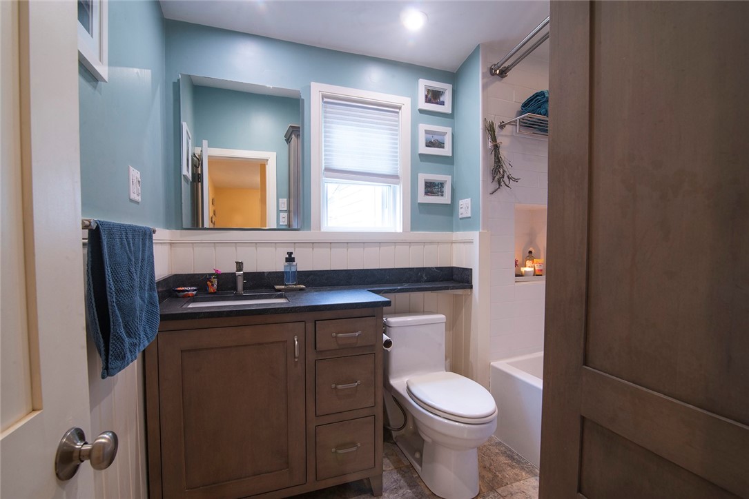 40 Cross Street Westerly, RI 02891 - Photo 8 of 14