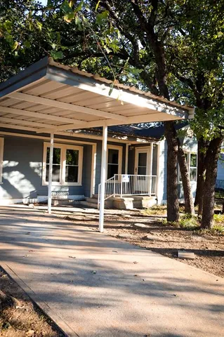 a view of a house entrance