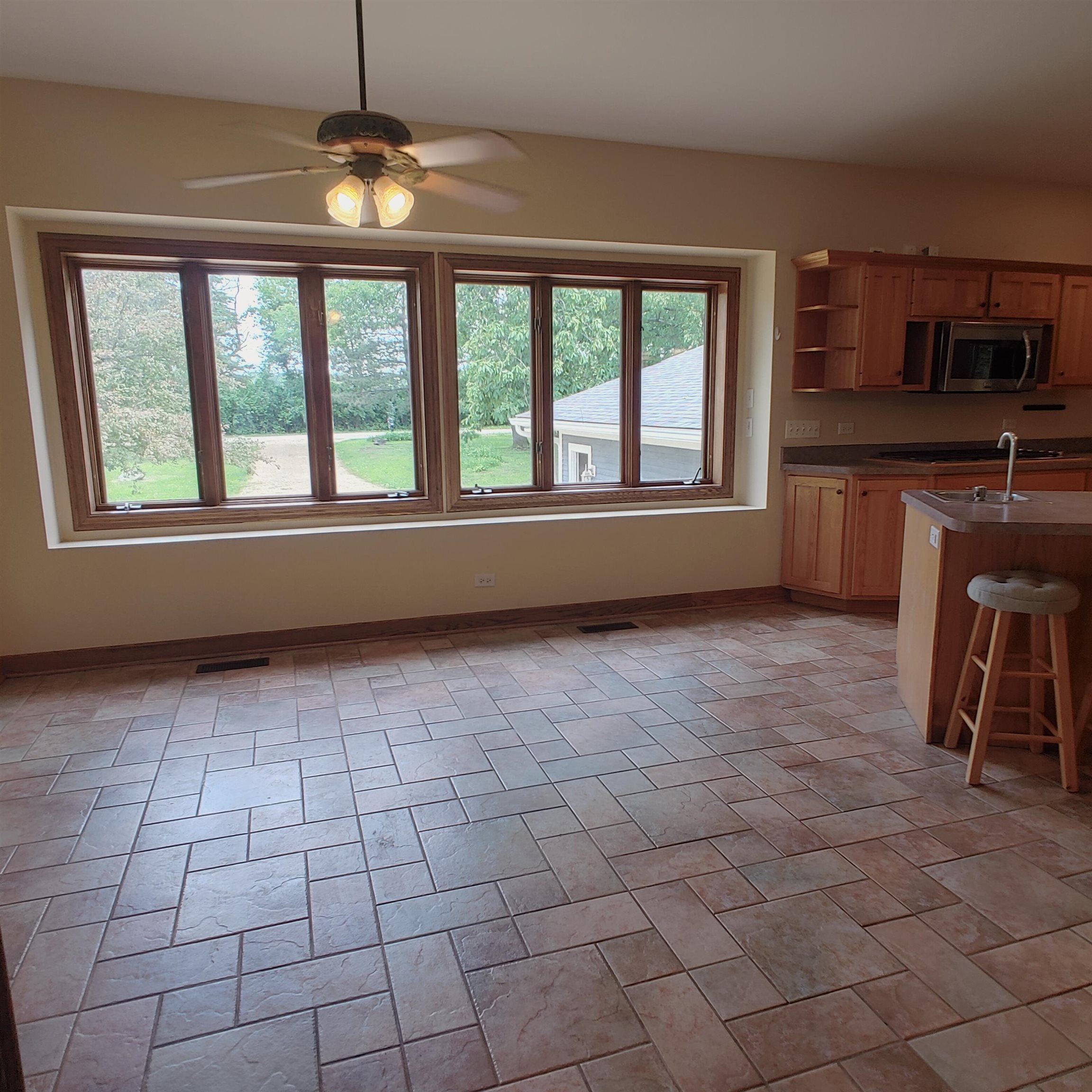 10799 Randall Road Capron, IL 61012 - Photo 35 of 68