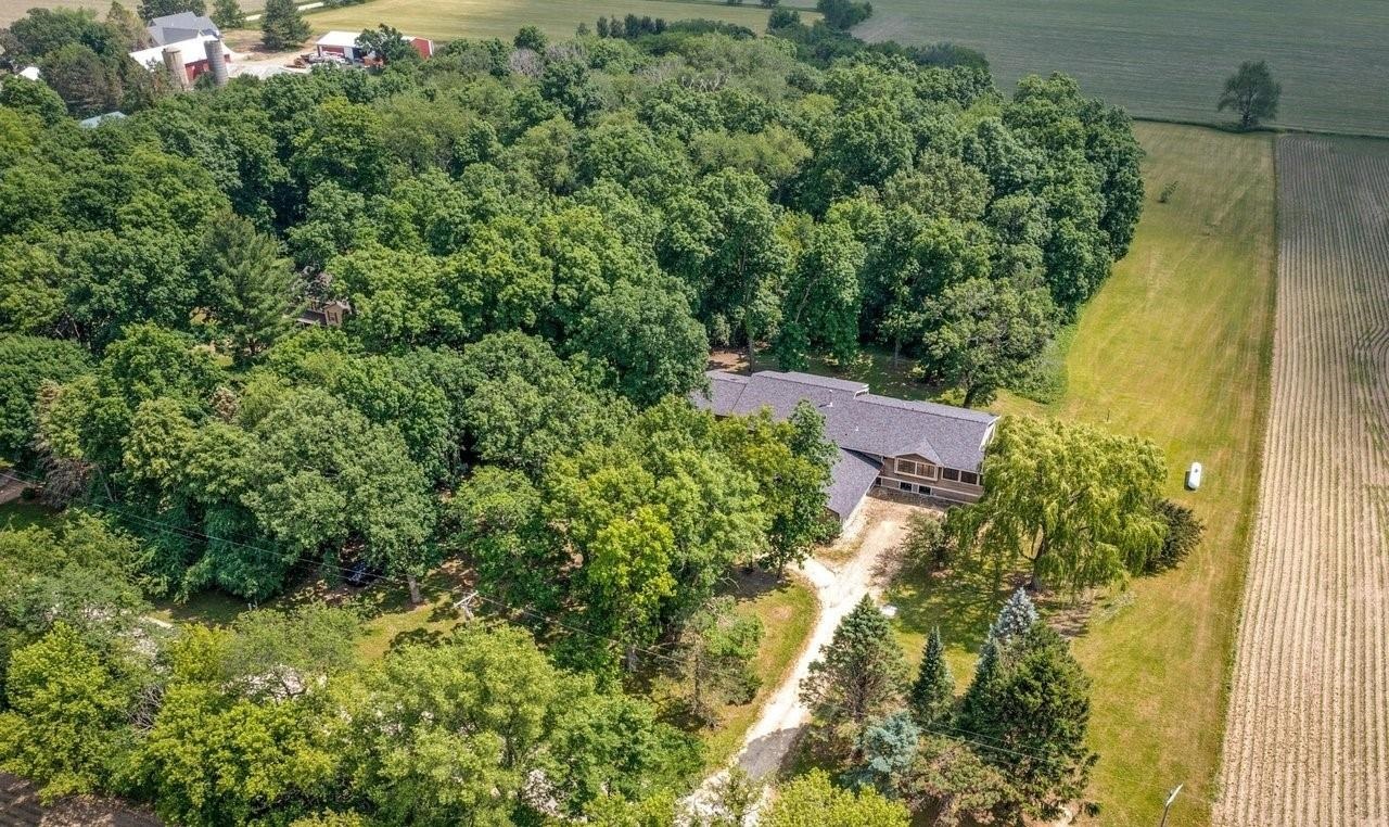 10799 Randall Road Capron, IL 61012 - Photo 4 of 68