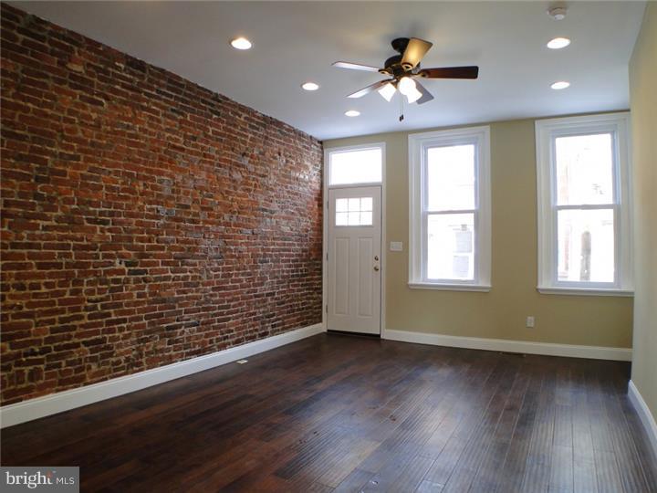 826 Mercer Street Philadelphia, PA 19125 - Photo 2 of 18 Living Room