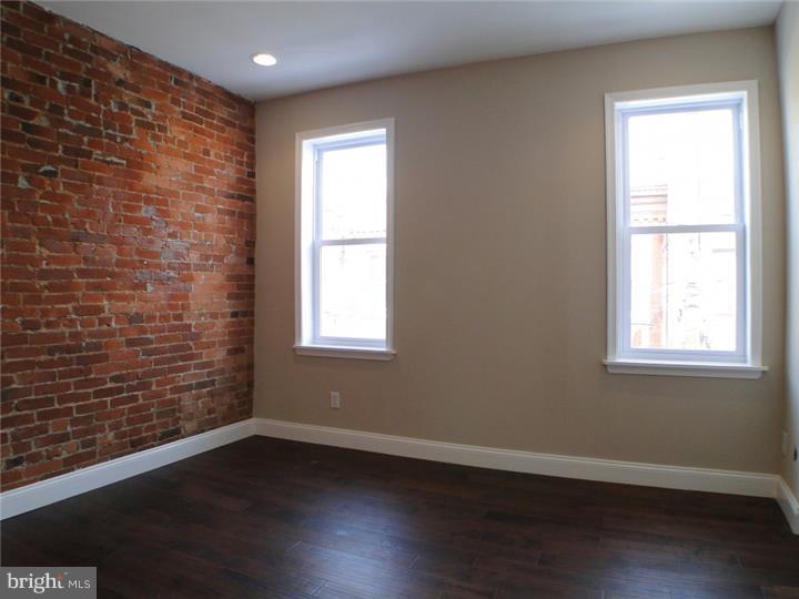 826 Mercer Street Philadelphia, PA 19125 - Photo 14 of 18 Bedroom - Main