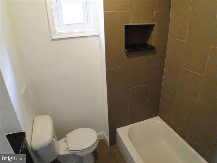 826 Mercer Street Philadelphia, PA 19125 - Photo 16 of 18 Bathroom