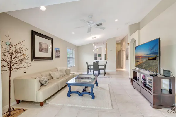 $4,500 | 14211 West La Sedona Circle, Delray Beach, FL 33484