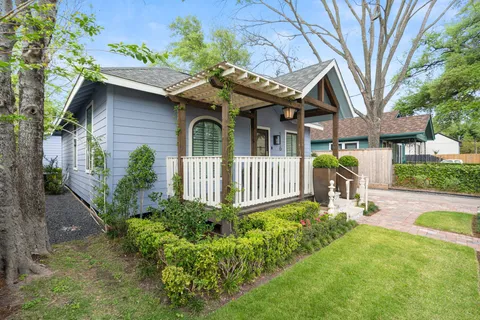 $650,000 | 1116 Nadine Street, Houston, TX 77009