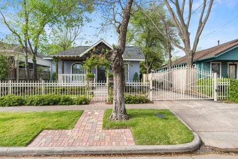 $650,000 | 1116 Nadine Street, Houston, TX 77009