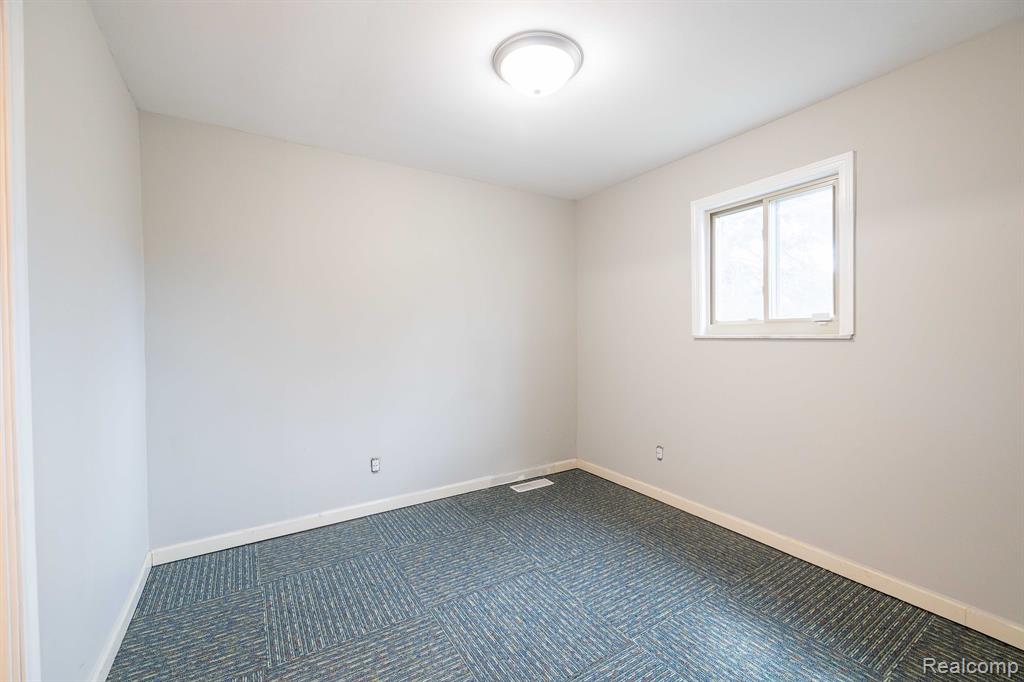 40179 Alden Road Belleville, MI 48111 - Photo 16 of 26