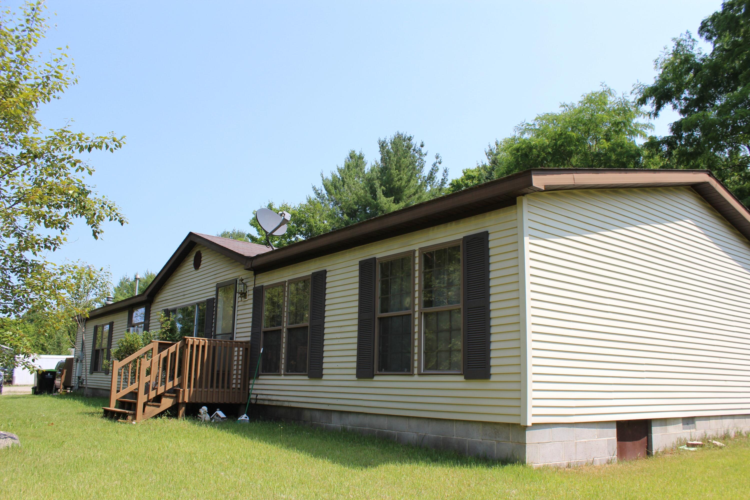 7880 Banwell Road Alanson, MI 49706 - Photo 2 of 37 Gallery Image 2