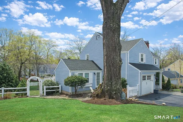 $699,900 | 22 Trotwood Drive, West Hartford, CT 06117