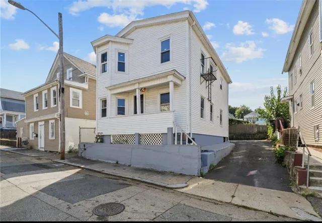 $1,800 | 17 What Cheer Avenue, Unit 2, Providence, RI 02909