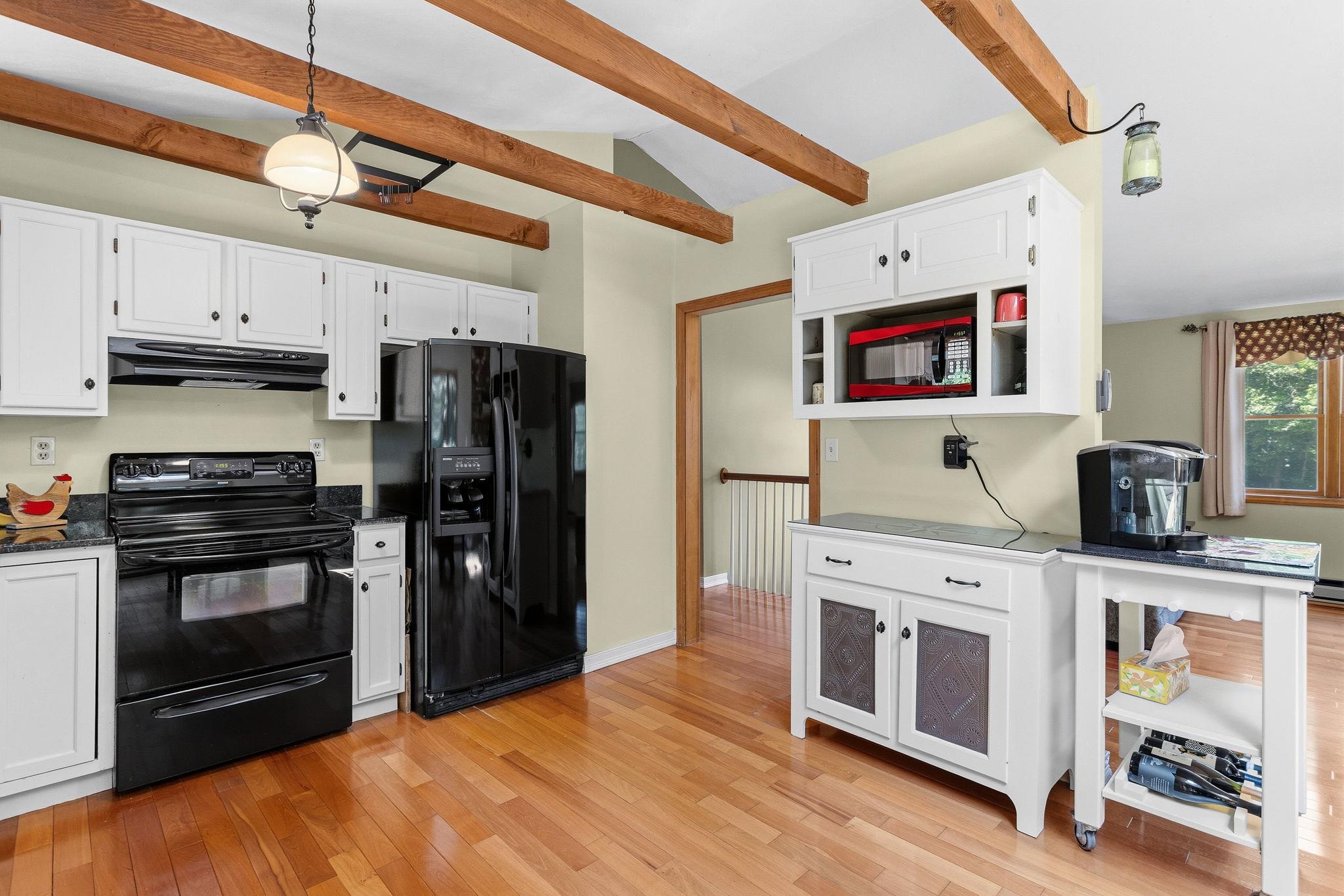 77 Tsienneto Road Derry, NH 03038 - Photo 24 of 57