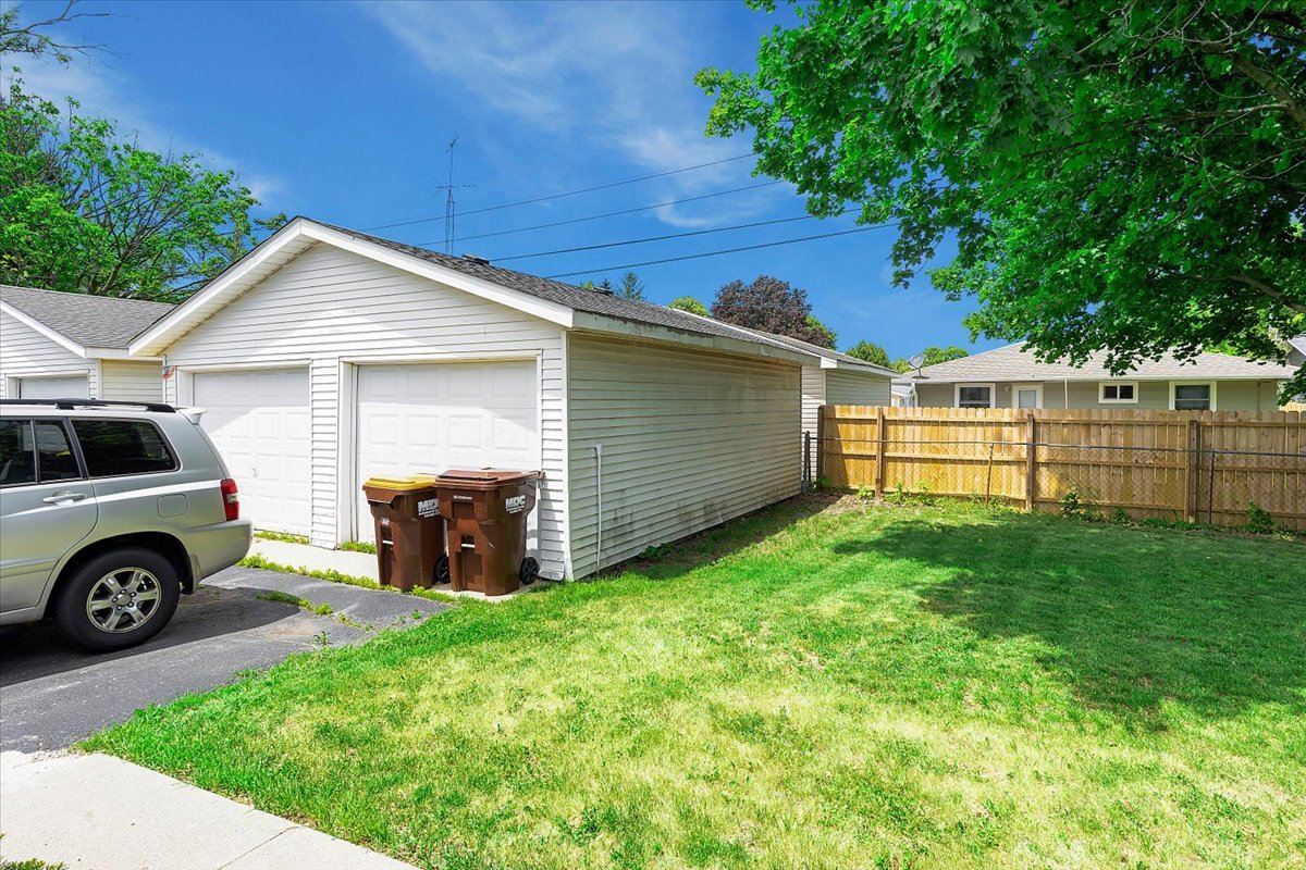 709 West McKinley Street Harvard, IL 60033 - Photo 5 of 23