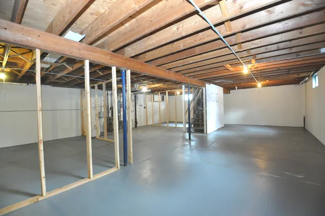 $1,900 | 24111 64th Place, Paddock Lake, WI 53168