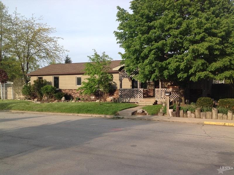 1039 Vine Street Decatur, IN 46733 - Photo 1 of 30