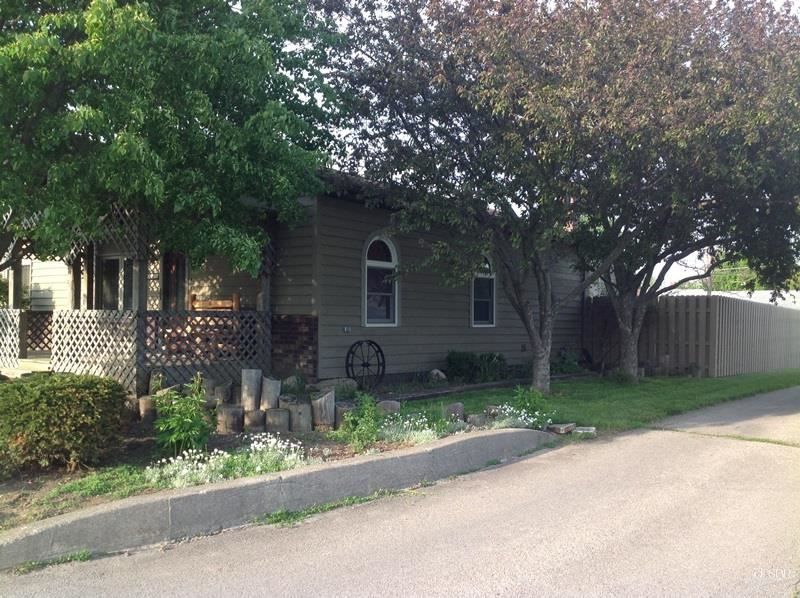 1039 Vine Street Decatur, IN 46733 - Photo 4 of 30
