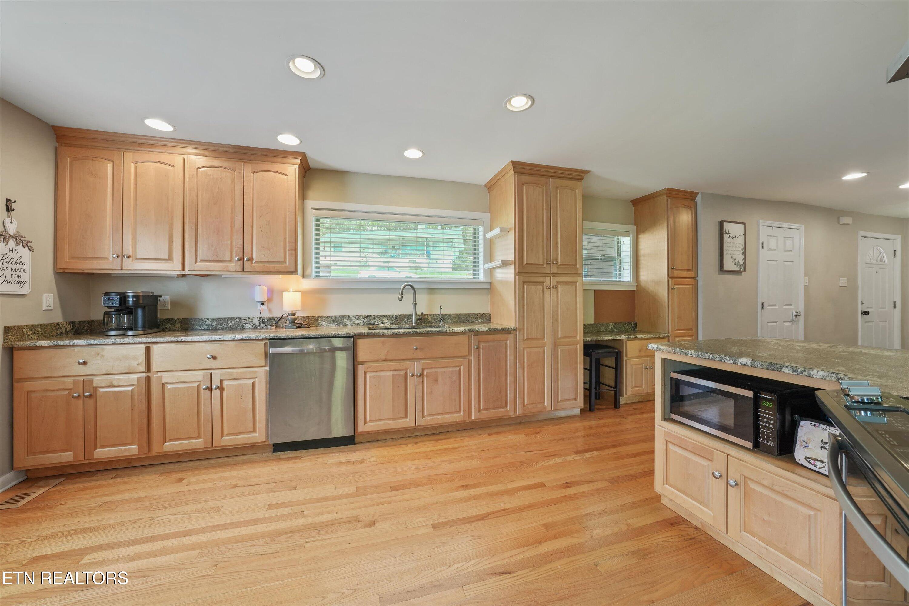 109 Cahill Lane Oak Ridge, TN 37830 - Photo 13 of 38 13-109 Cahill Ln 13